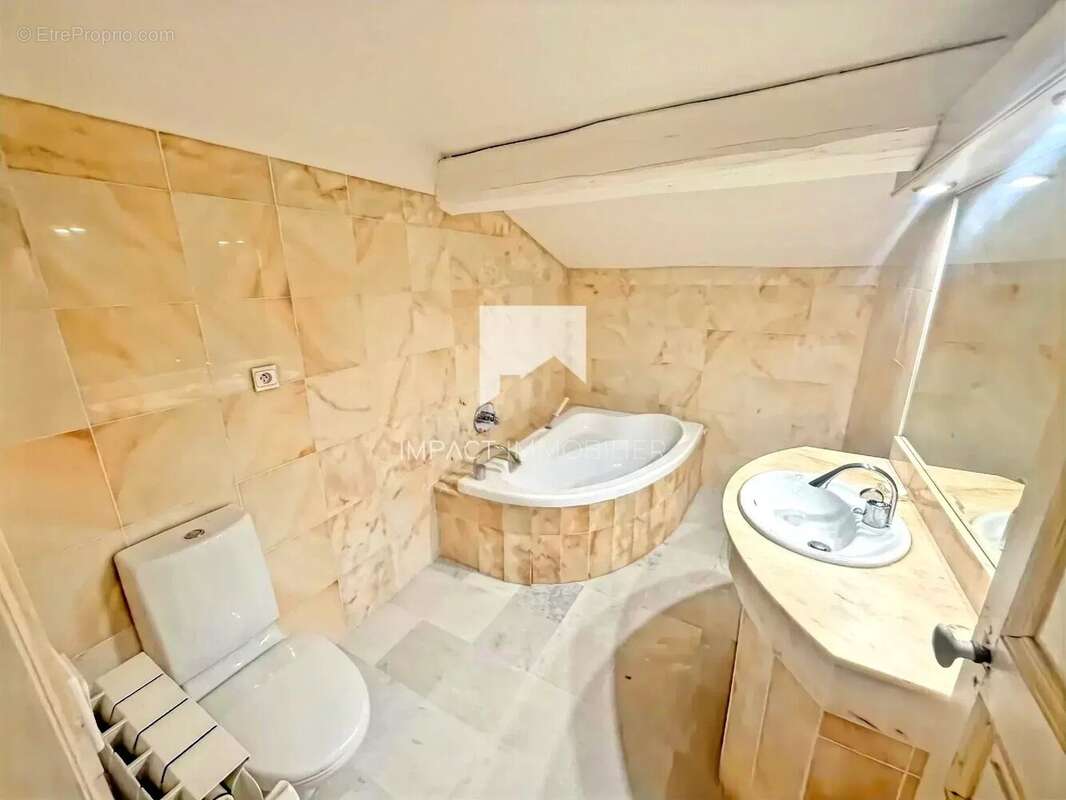 La Crau (83260) – Authentique bastide du XIXe siècle au cœur du village – Vente à terme possible - photo 8