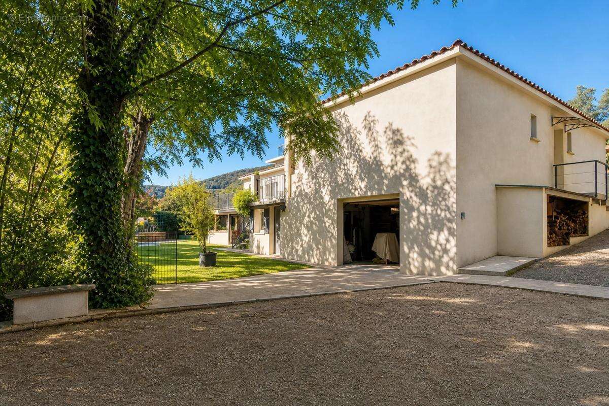 Maison à SUMENE