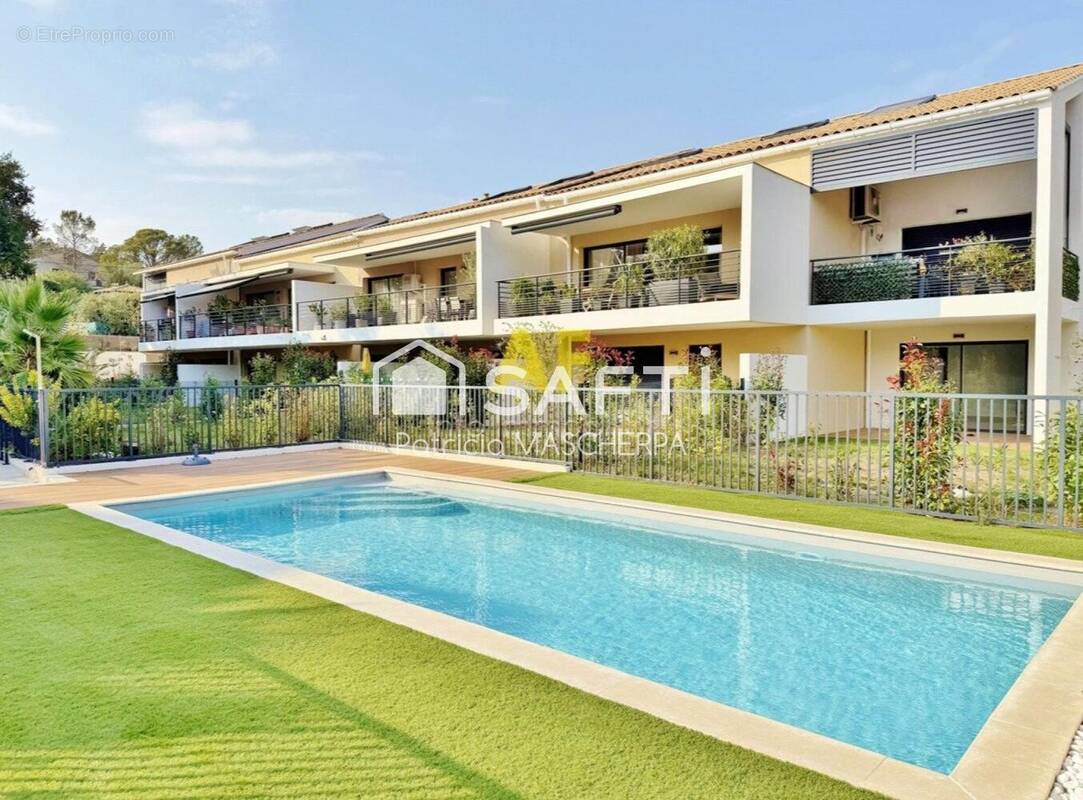 Photo 1 - Appartement à SAINT-RAPHAEL