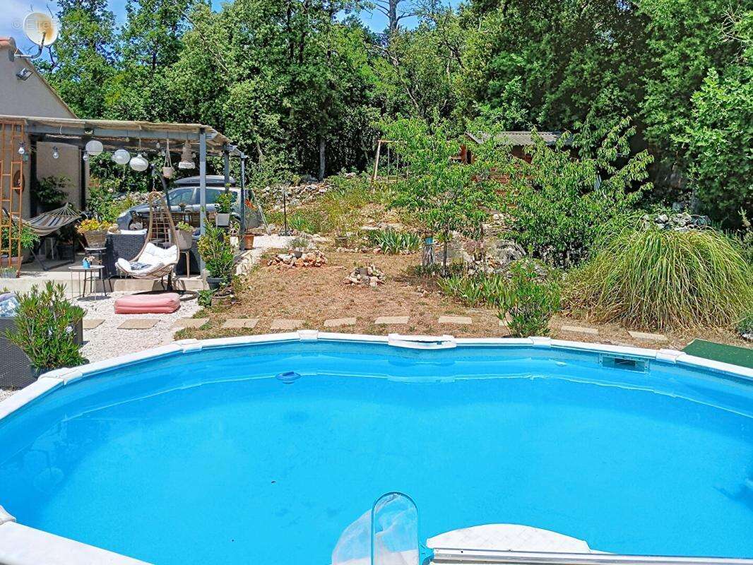 Maison T5 de 108 m2 sur 1705m² de terrain au calme - Camps La Source - photo 4