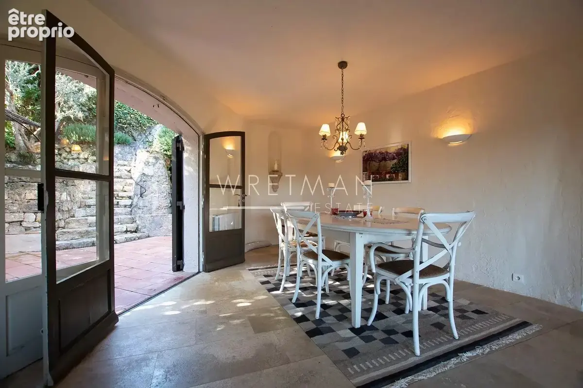 Villa dans un domaine prestigieux près du village de Valbonne - photo 9
