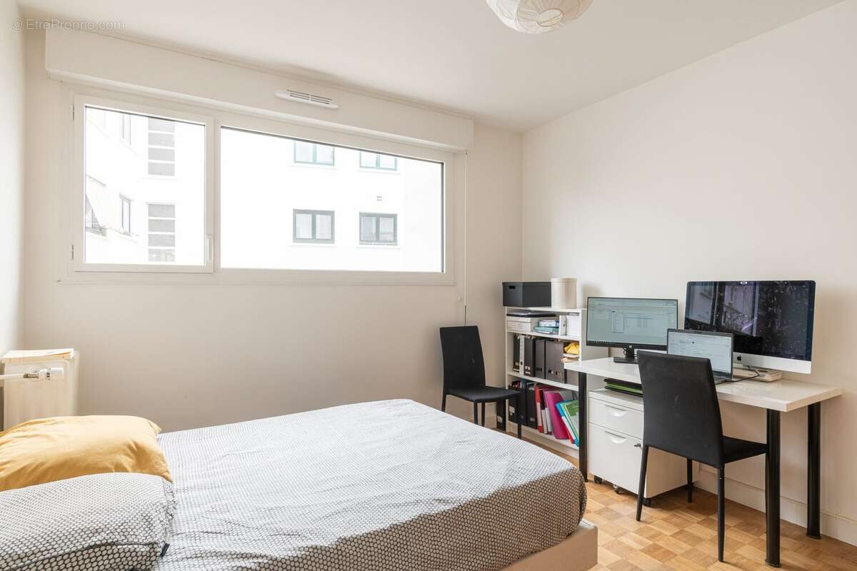 Appartement à LA GARENNE-COLOMBES