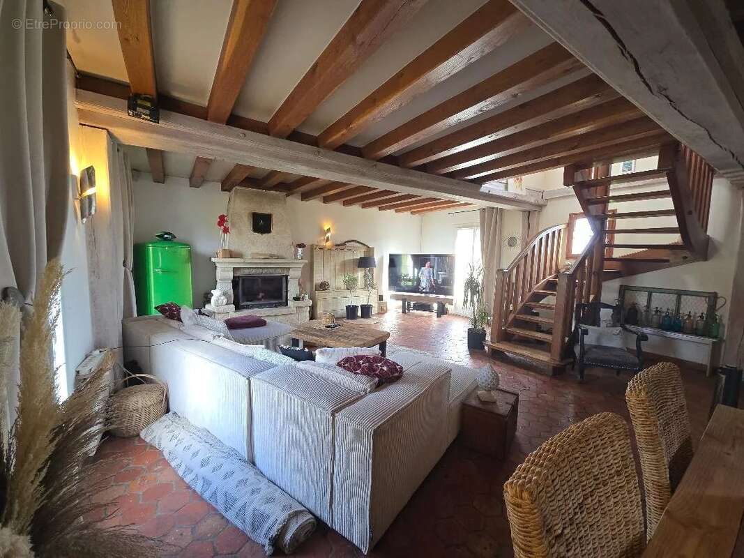 Maison à SACQUENVILLE