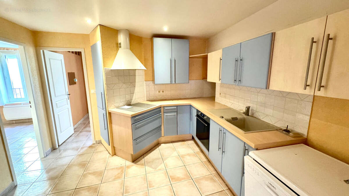 Appartement à ENTRAIGUES-SUR-LA-SORGUE