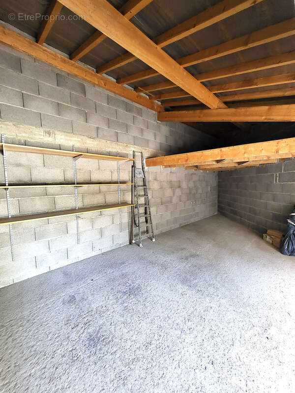 Appartement à MONTROND-LES-BAINS