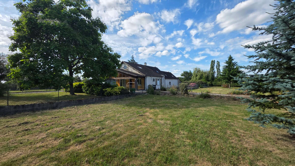 Maison à LES ORMES