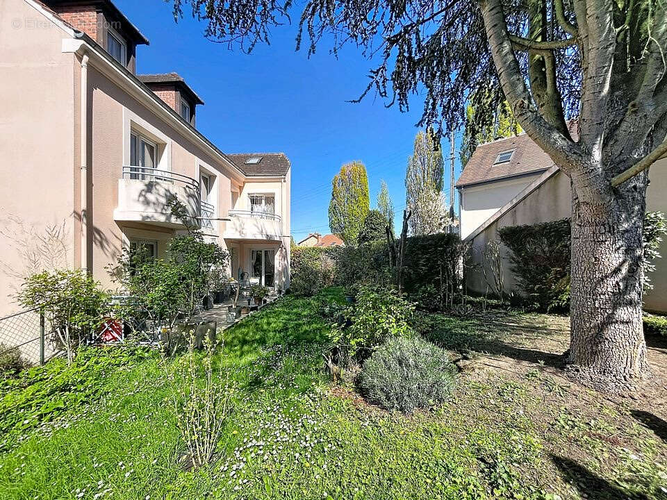 Appartement à CORBEIL-ESSONNES