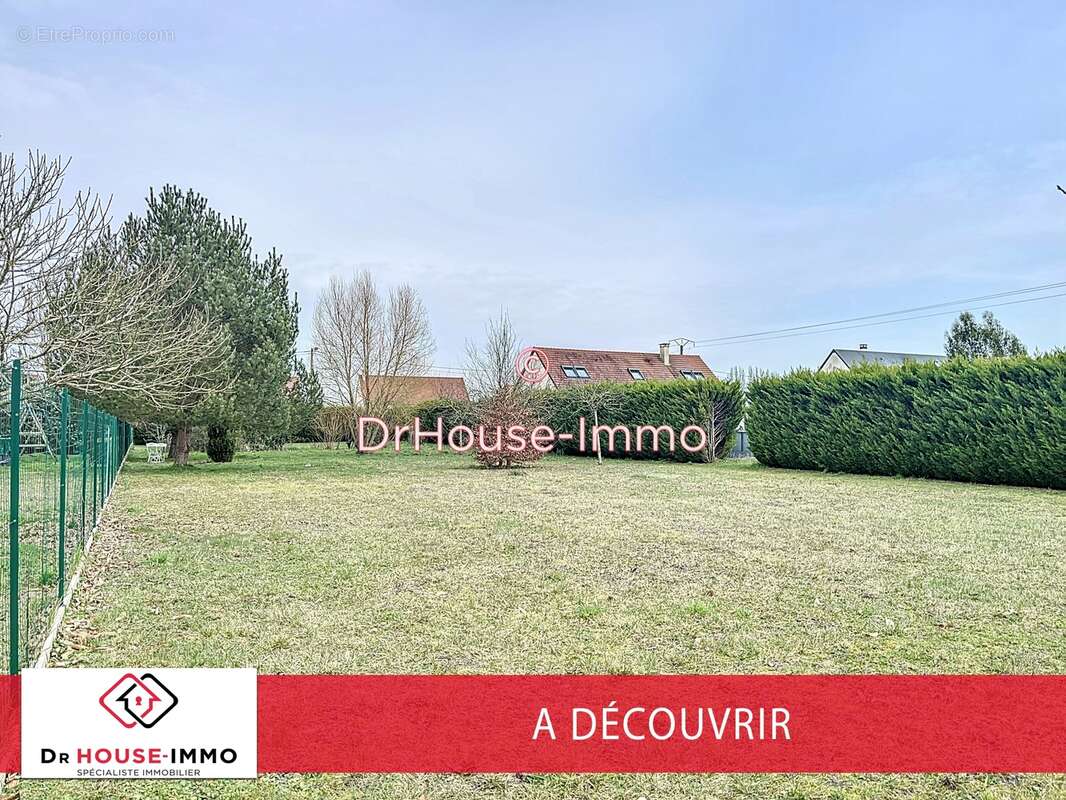 Terrain à COURCELLES-DE-TOURAINE
