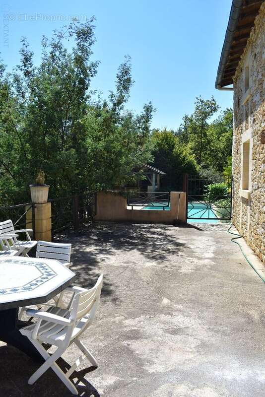 Maison à ROUFFIGNAC-SAINT-CERNIN-DE-REILHAC