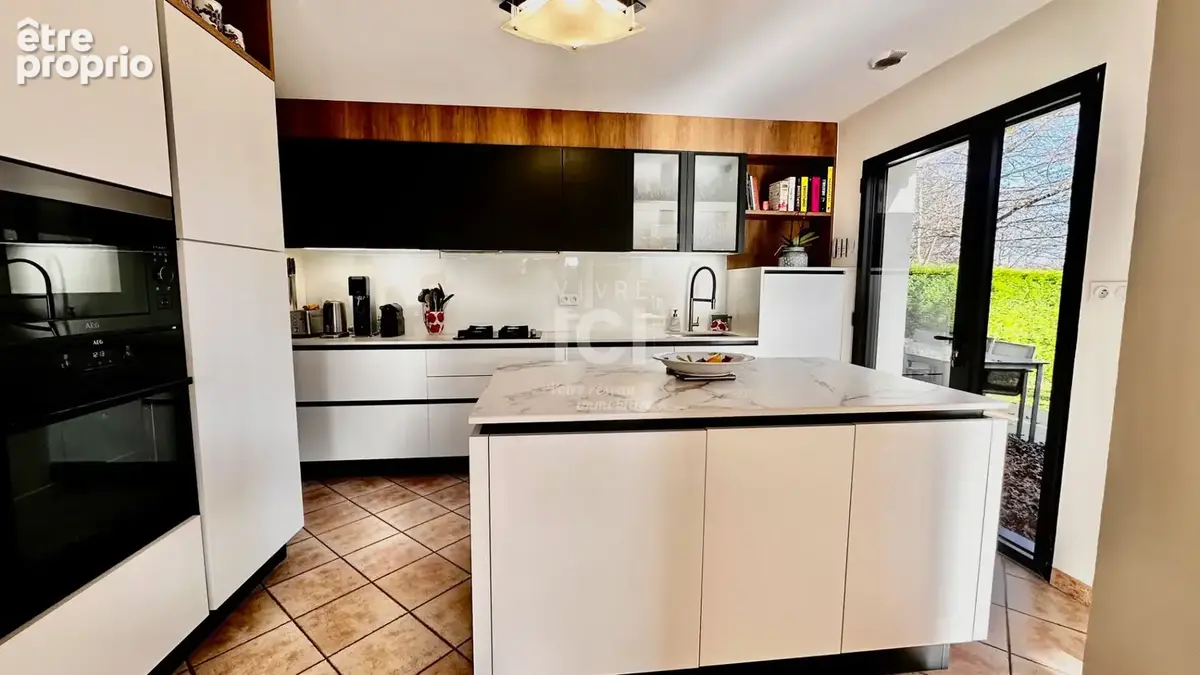 Maison Sainte Luce Sur Loire - 190 m² - photo 4