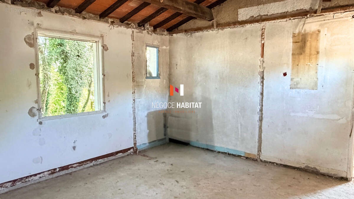 Un bien rare au cœur de Boisseron ! Maison de village à rénover avec terrain - photo 5