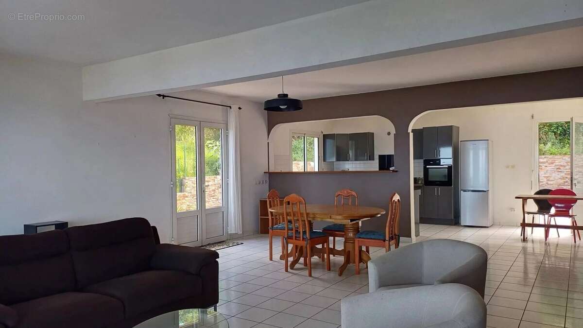 Maison à LES AVIRONS