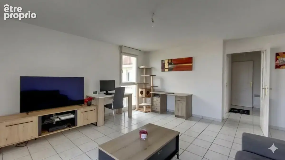 À VENDRE à BESANCON , T2 avec piscine collective extérieure   Vue panoramique sur Besançon et prestations haut - photo 3