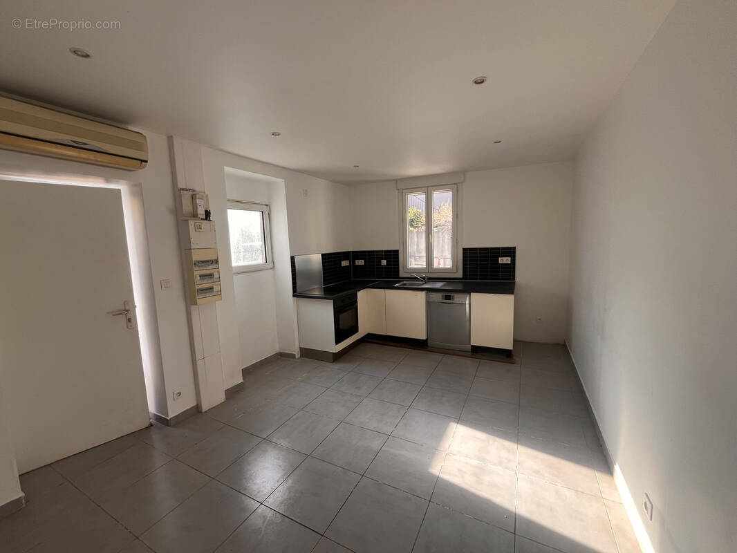 Appartement à MARSEILLE-11E