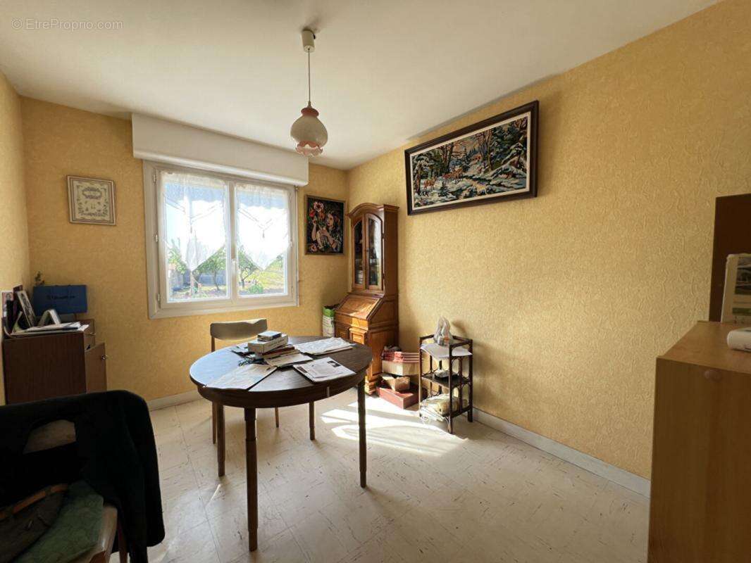 Maison à SAINT-MACAIRE-EN-MAUGES