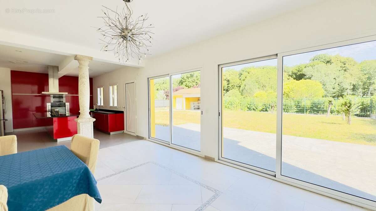 Maison 278 m² à Limours  - photo 3