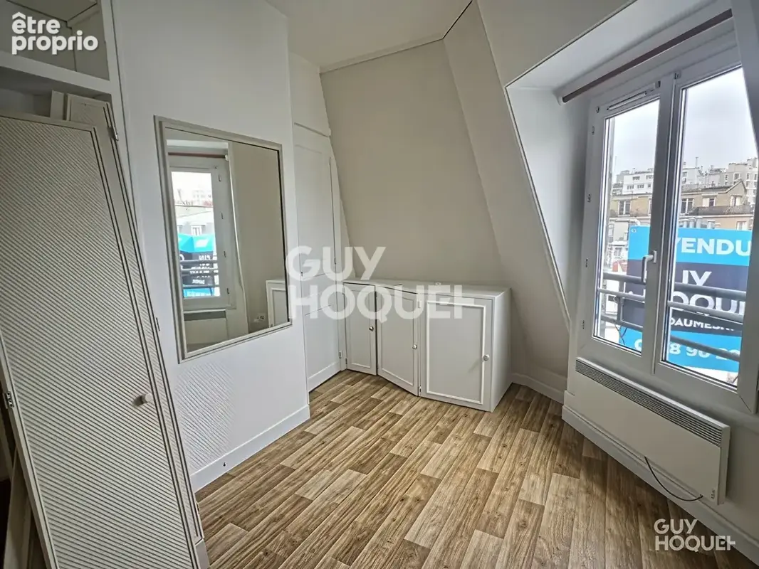 Exclusivité à Paris 12ème : Charmant appartement 2 pièces au dernier étage avec vue dégagée - photo 5