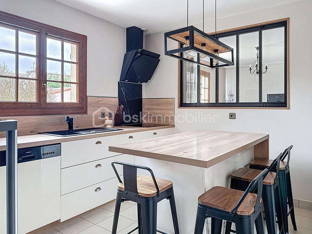 Maison à OZOIR-LA-FERRIERE