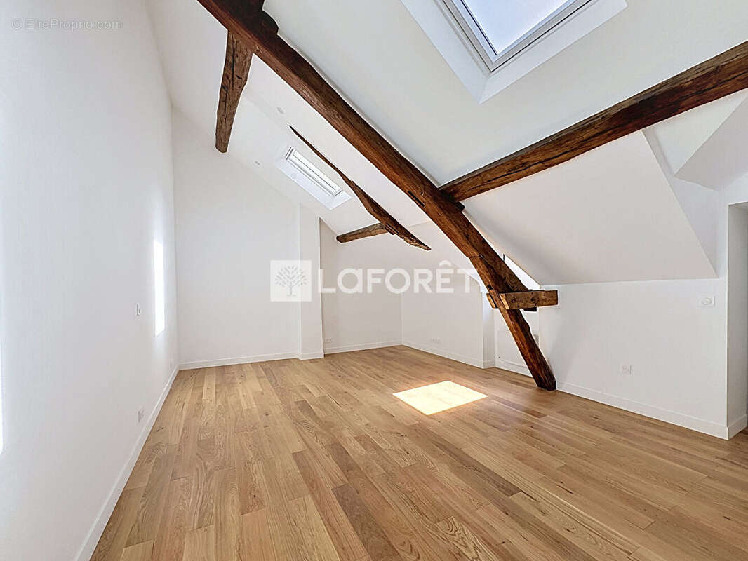 Appartement à SURESNES