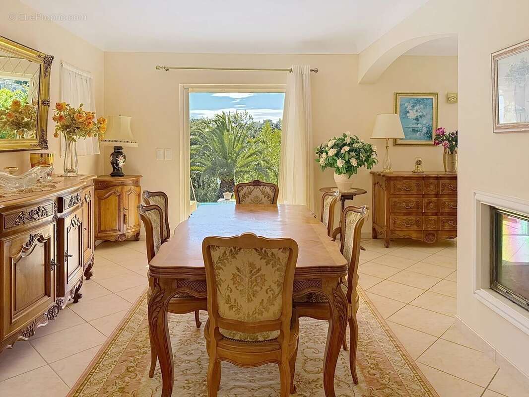 Maison à LES ADRETS-DE-L'ESTEREL