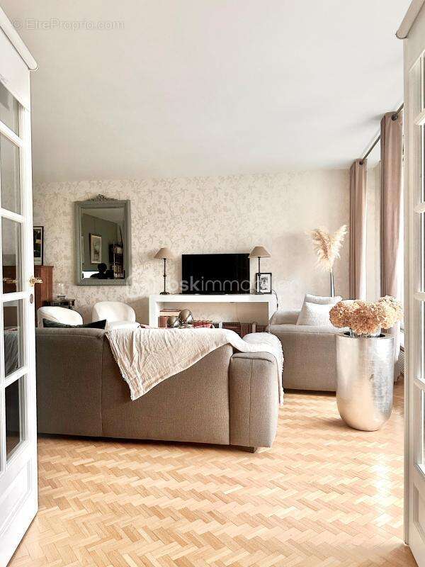 Appartement à NEUILLY-SUR-SEINE