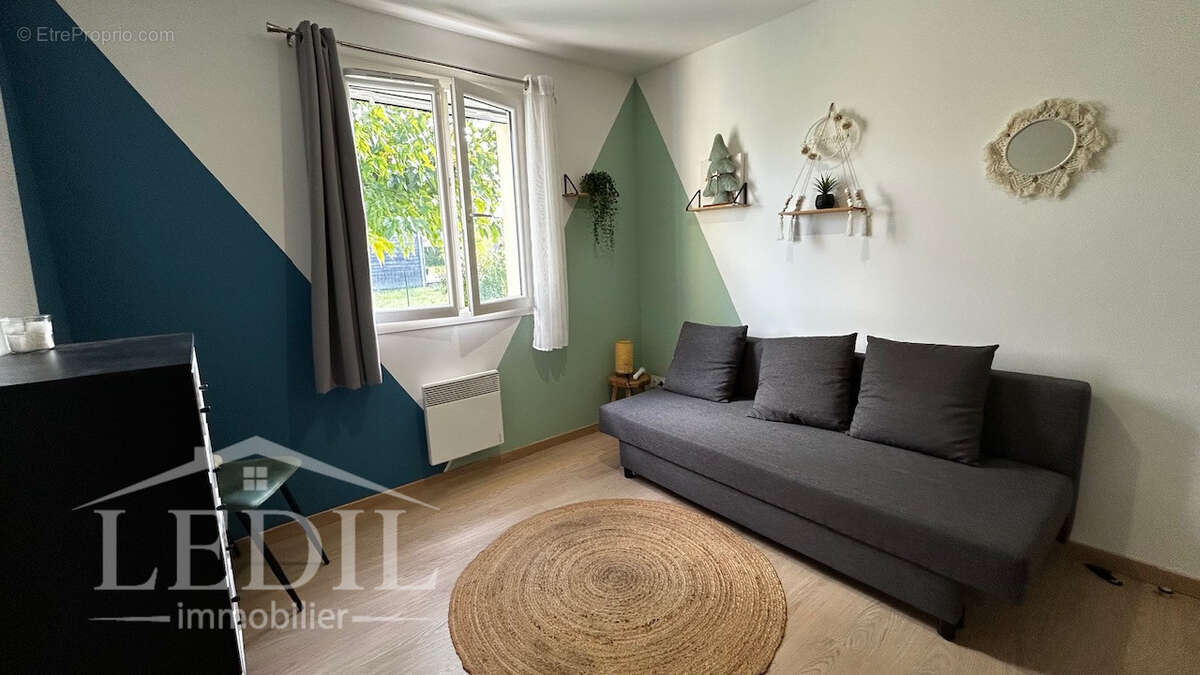 Maison à SERRES-ET-MONTGUYARD