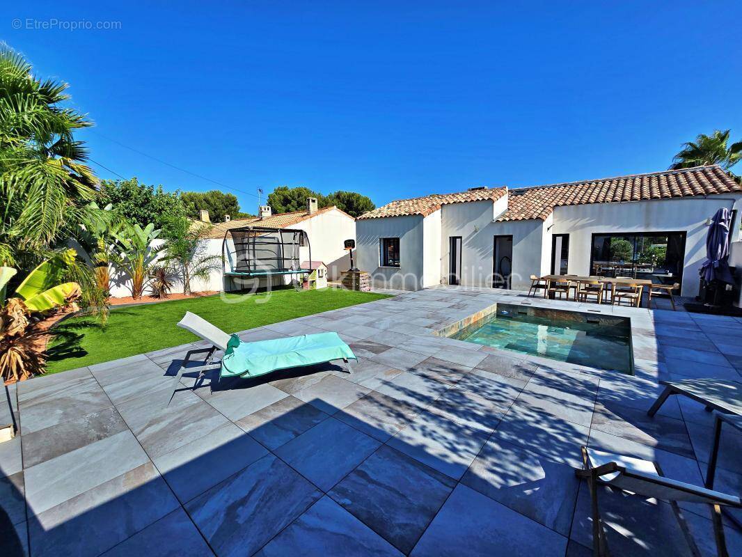 Maison à SAUSSET-LES-PINS