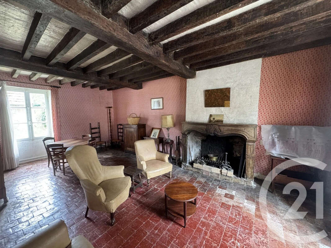 Maison à MENOU