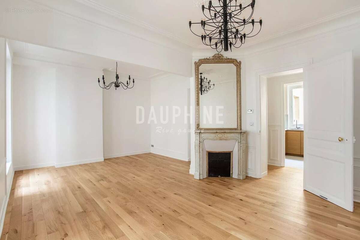 Appartement à PARIS-7E