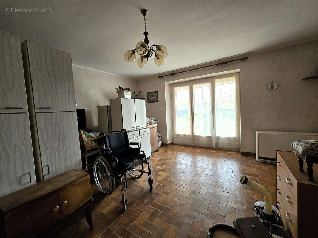 Maison à SAINT-CYR-SUR-MENTHON