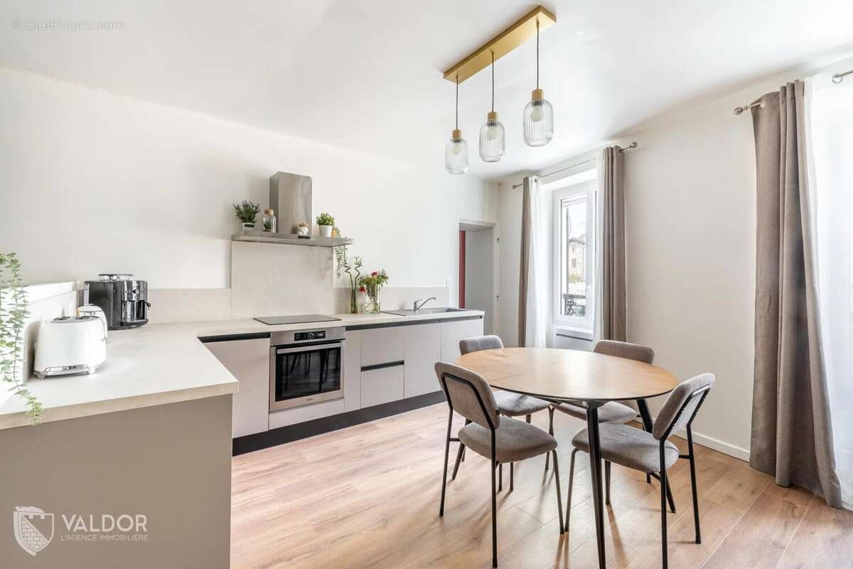 Appartement à LUCENAY