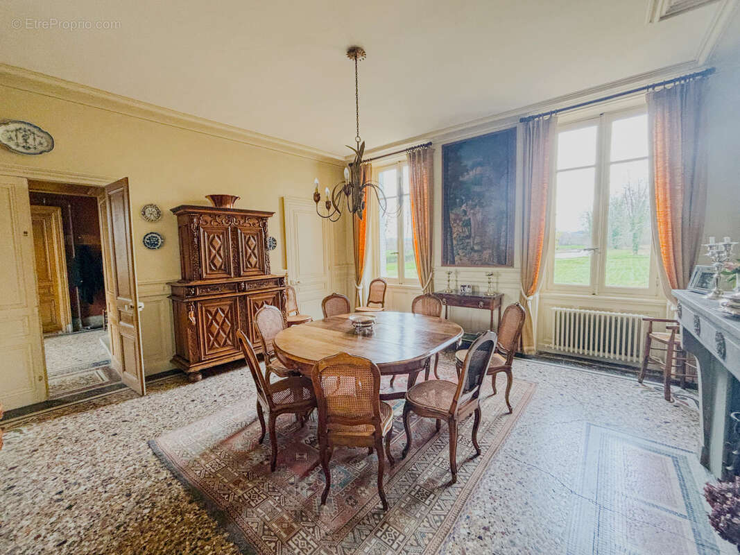 Maison à SURY-LE-COMTAL