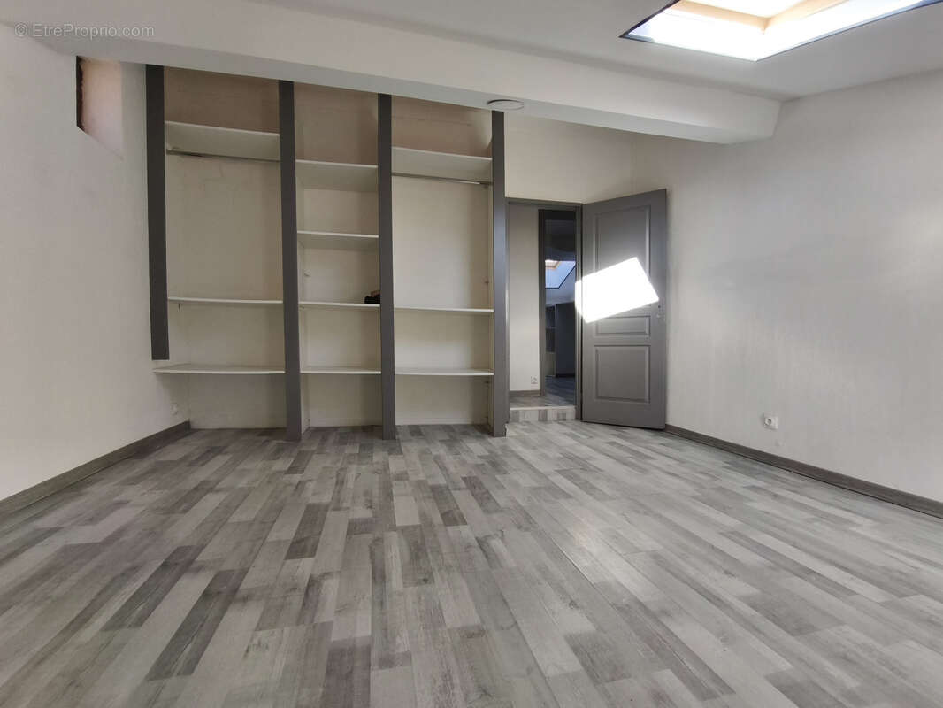 Appartement à VILLENEUVE-LES-BEZIERS