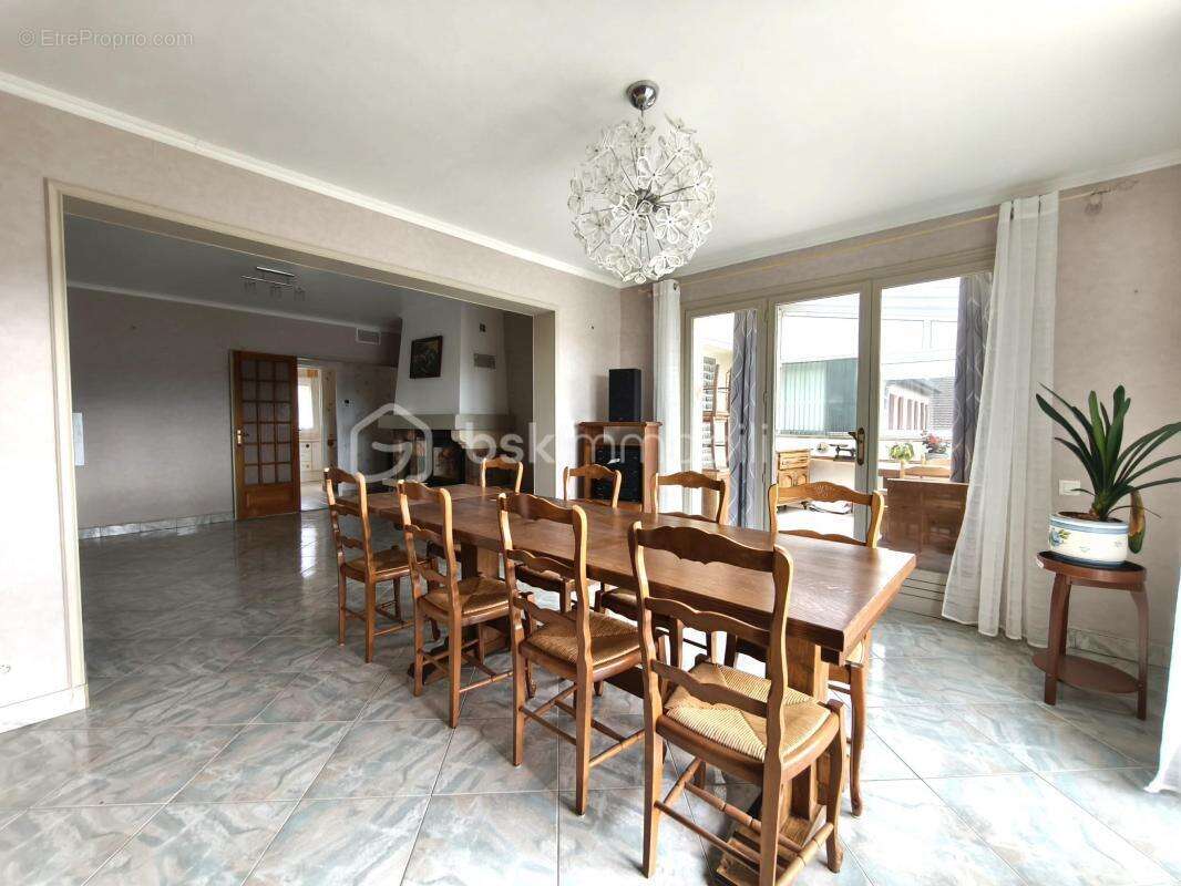 Maison à MONTMIRAIL