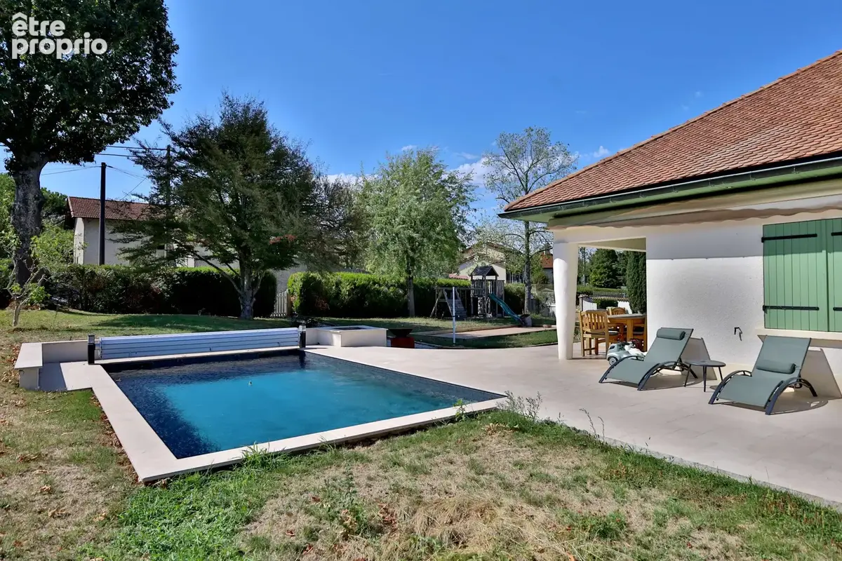 Maison T6 - 168 m2 Habitables - Terrain 2500m2 - Piscine - photo 5