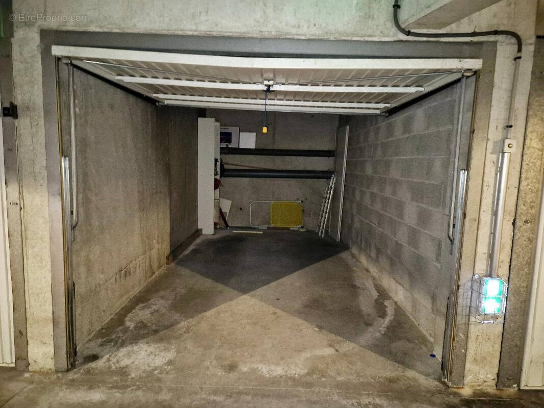 Parking à LA GRANDE-MOTTE