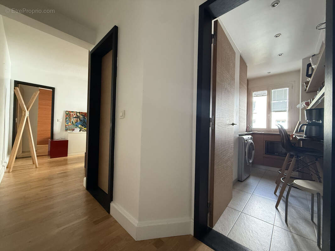 Appartement à COURBEVOIE