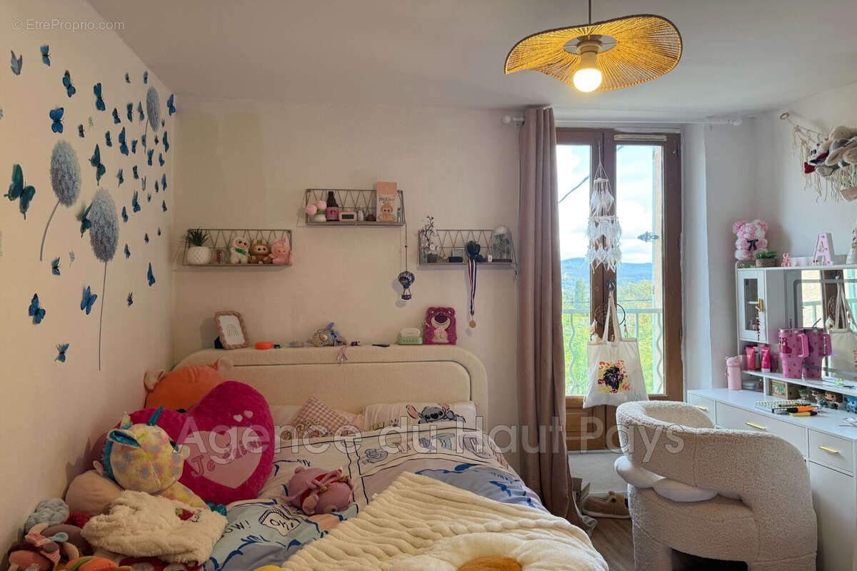 Maison à SAINT-CEZAIRE-SUR-SIAGNE