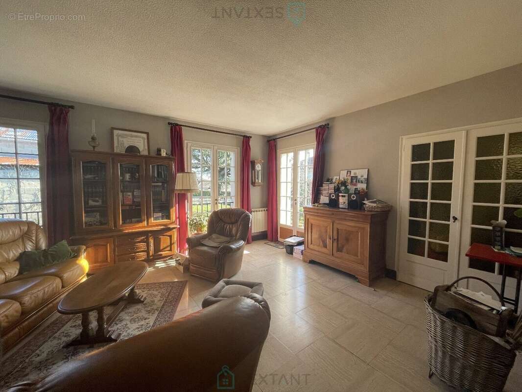 Maison à SAINT-JUNIEN