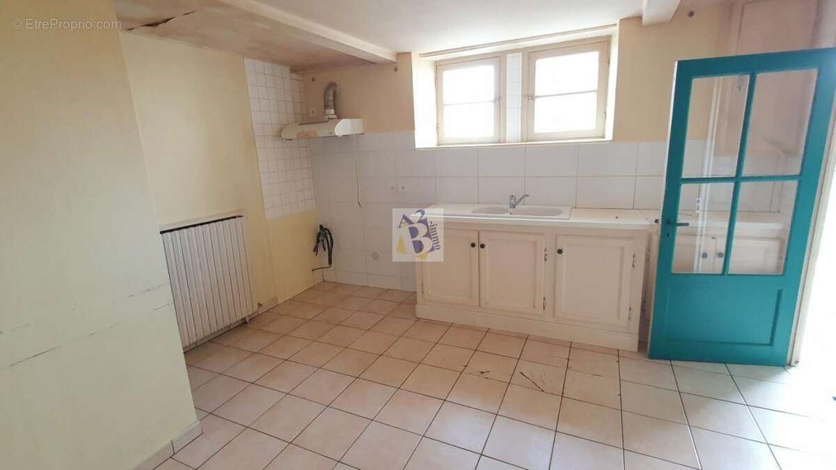 Angiulême, maison T3, à raffraichir - photo 6