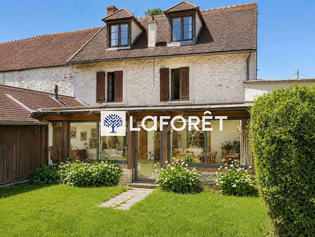 Maison à JOUY-LE-CHATEL