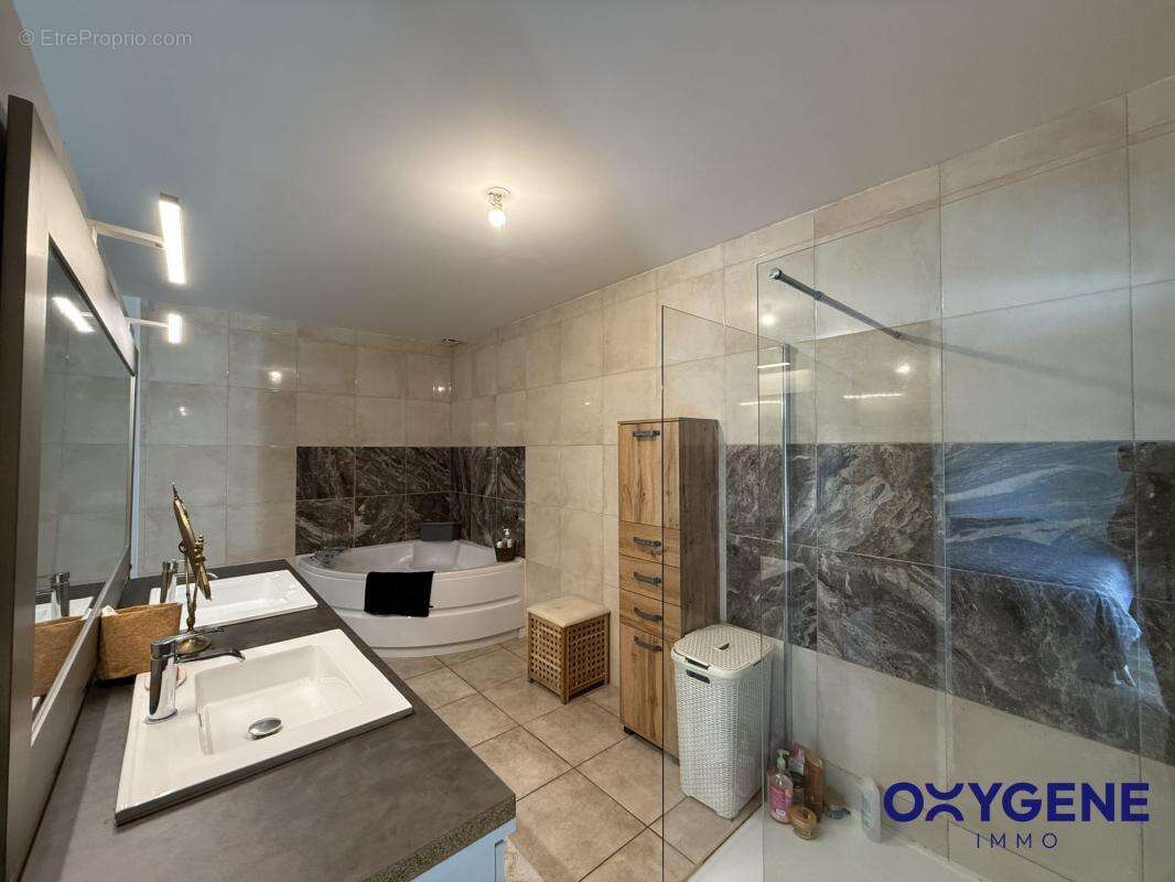 Maison à SAINT-CYPRIEN