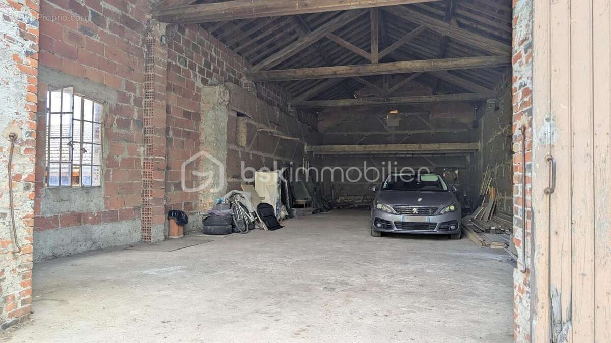 Ferme en U - 138 m² habitables, 4 chambres, jardin et grange - photo 3