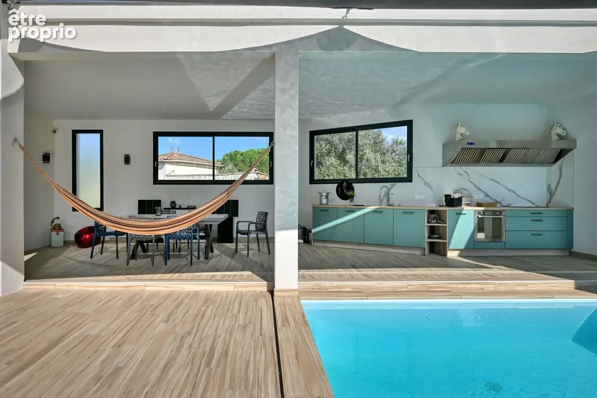 Maison contemporaine de plain-pied avec piscine et vue dégagée sur 3000m2 de parcelle - photo 3