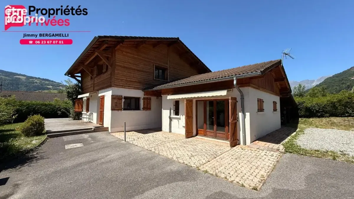 PASSY  Maison de plus de 210 m² au sol Deux logements indépendants et potentiel locatif - photo 2
