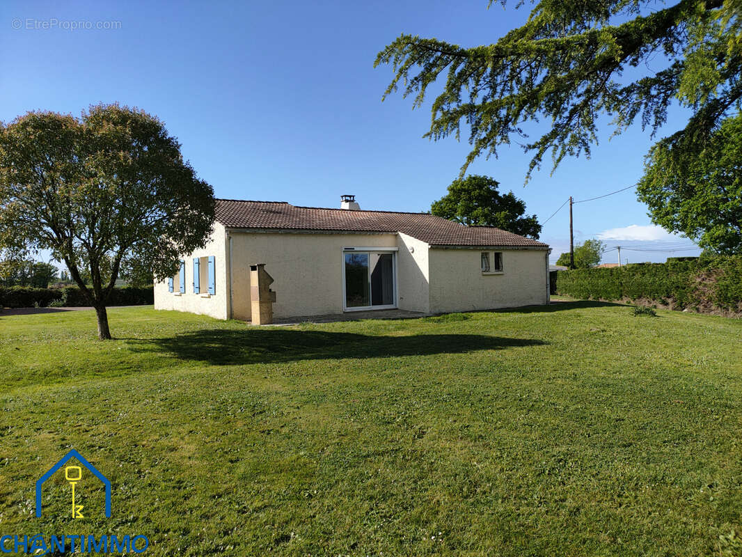 Maison à SAINT-CYR-DES-GATS