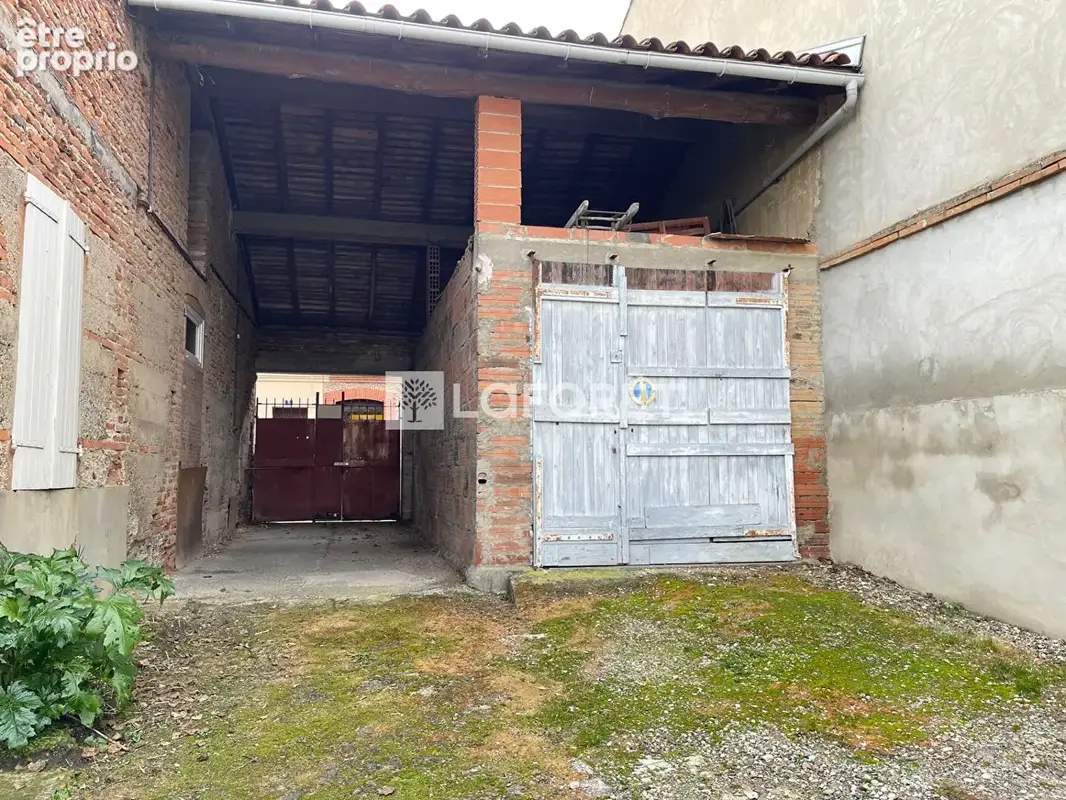 Maison avec deux appartements  et deux garages Castelsarrasin centre-ville - photo 3