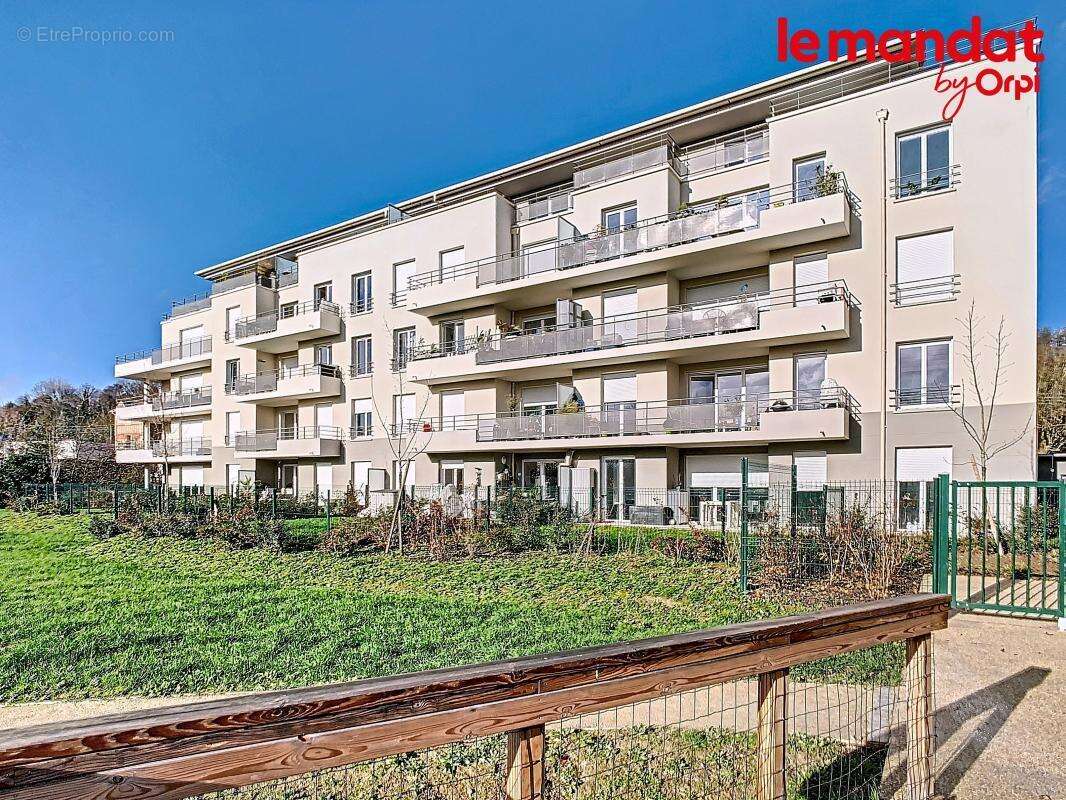 Appartement à HARDRICOURT