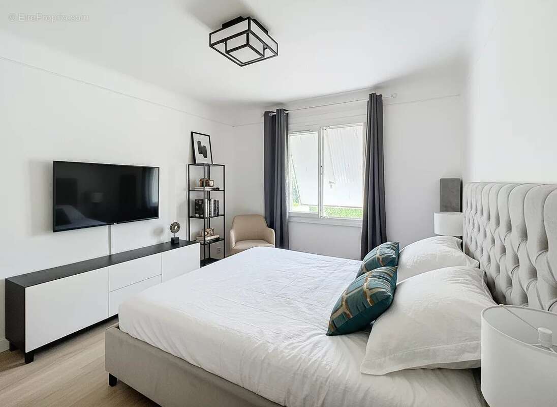 Appartement à VALLAURIS