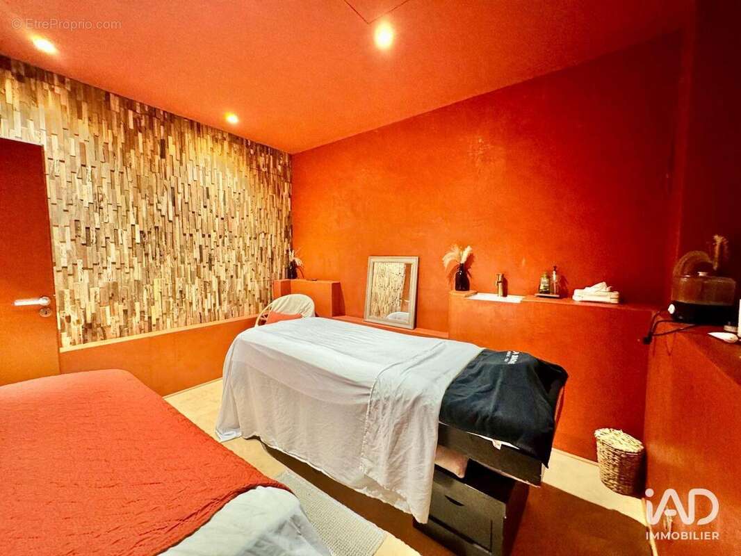 Photo 6 - Commerce à NIMES